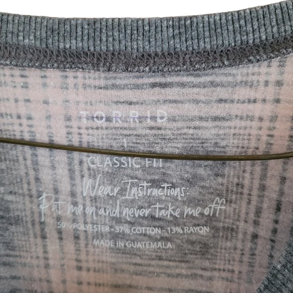 🌟3 For $15 SALE🌟 Torrid Vintage Classic Fit Plaid Tee - Picture 4 of 5